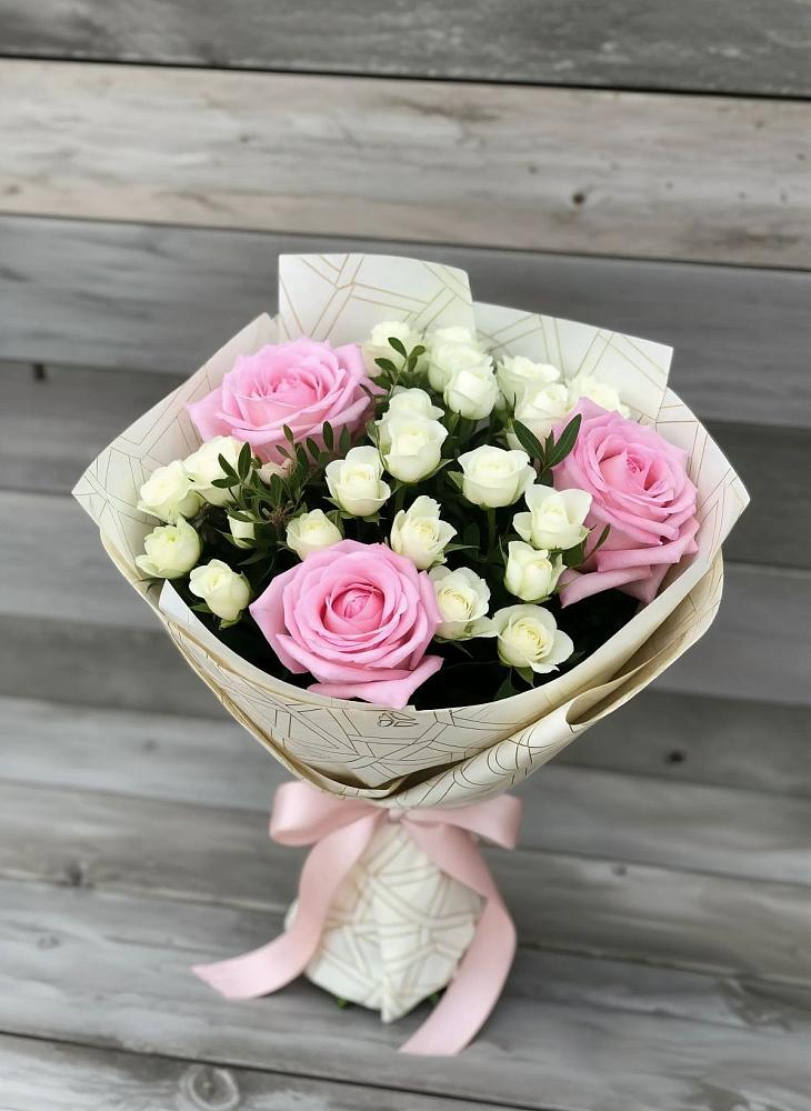 Букет цветов из: Розы в Новый Снопок