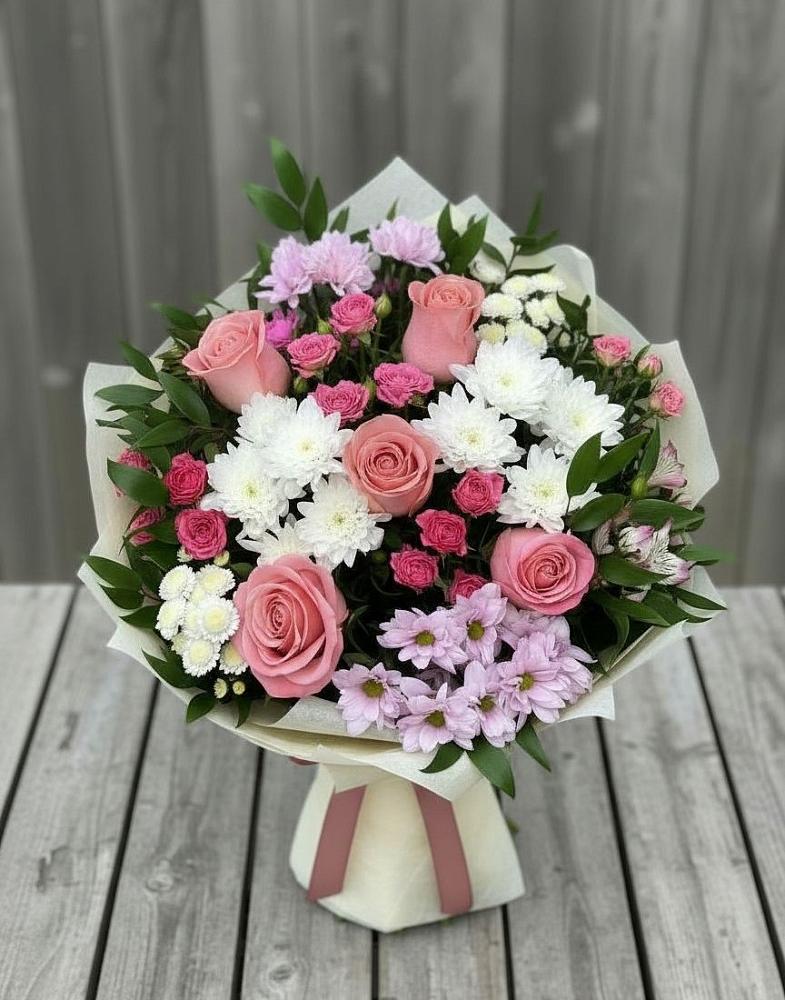Букет цветов из: Альстромерии, Гвоздики, Розы и Хризантемы в Новый Снопок