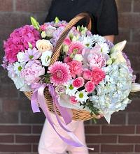 Цветочная композиция из Розы, Хризантемы, Пионы и Лизиантусы в корзине #REPLACE_PRED# Новый Снопок