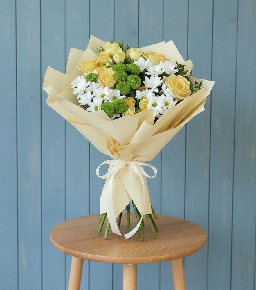 Букет цветов из: Хризантемы и Розы в Новый Снопок