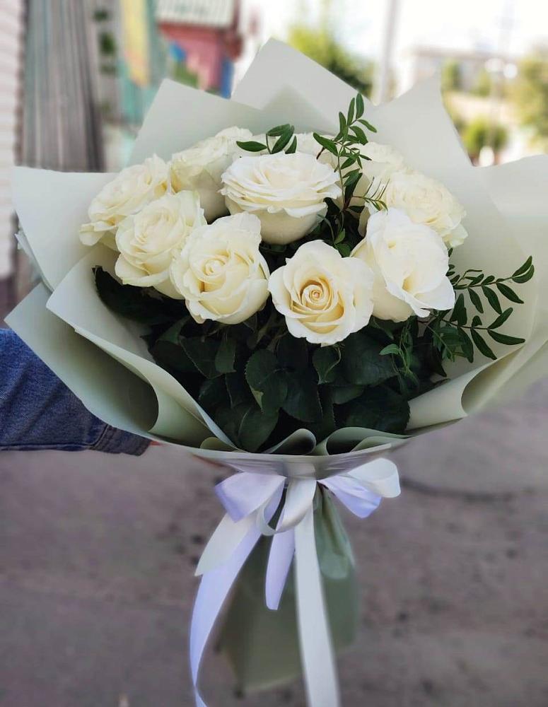 Букет Белые розы Проуд в Новый Снопок
