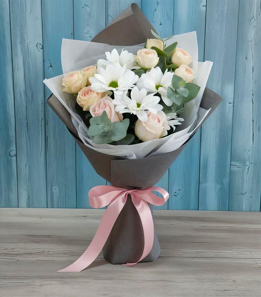 Букет цветов из: Хризантемы и Розы в Новый Снопок