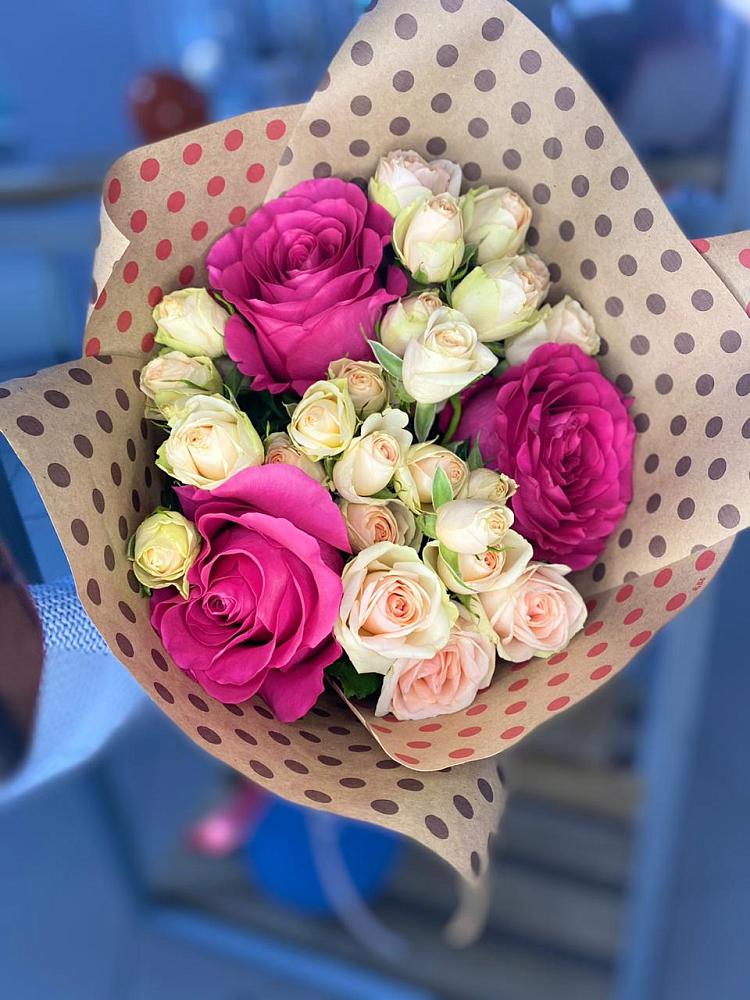 Букет цветов из: Розы в Новый Снопок