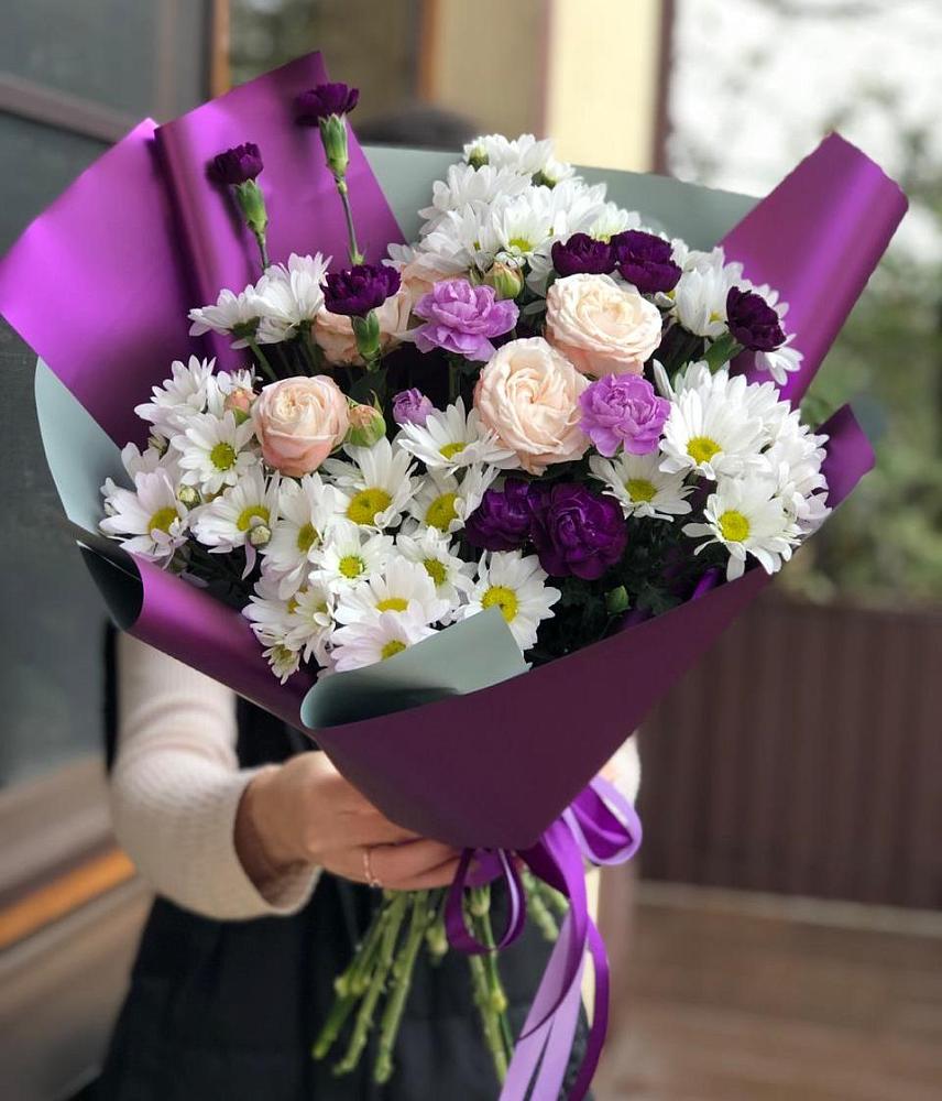 Букет цветов из: Хризантемы, Гвоздики и Розы в Новый Снопок