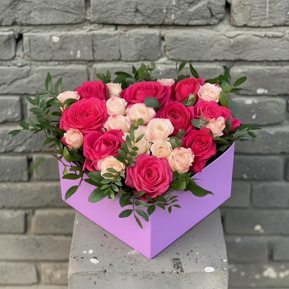 Цветочная композиция из Розы в коробке в Новый Снопок