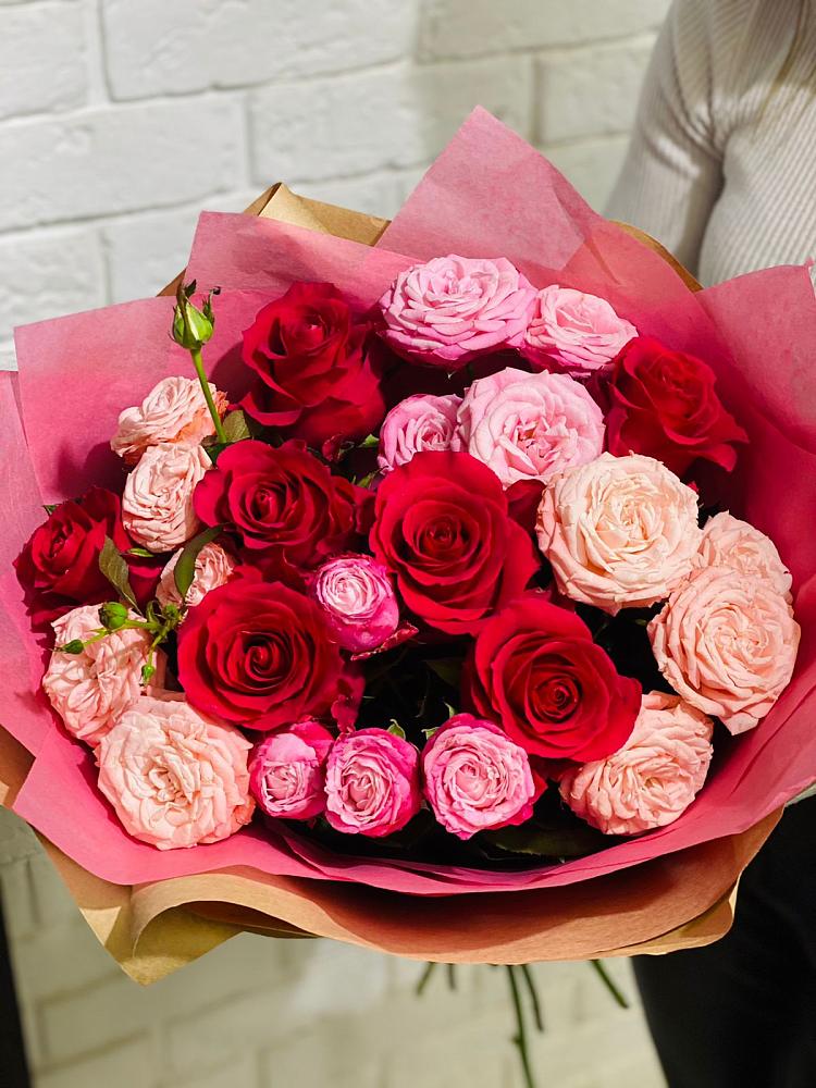 Букет цветов из: Розы в Новый Снопок