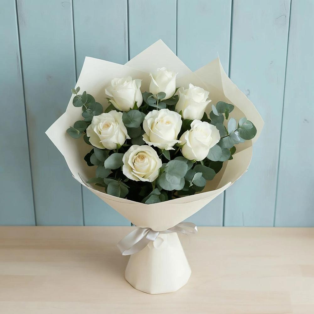 Букет Белые розы в Эвкалипте в Новый Снопок