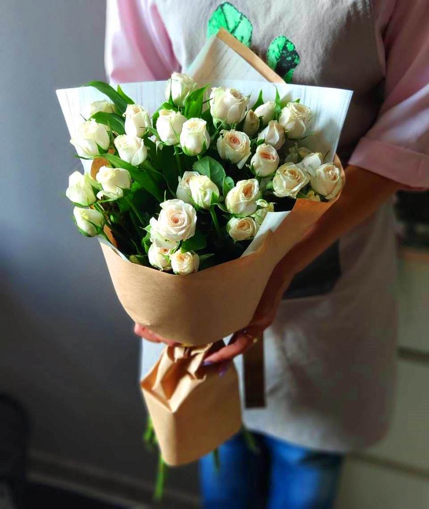 Букет цветов из: Розы в Новый Снопок