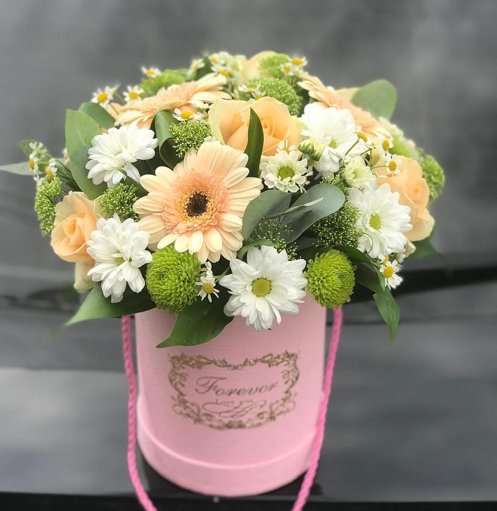 Цветочная композиция из Розы, Герберы и Хризантемы в шляпной коробке в Новый Снопок