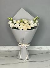 Букет цветов из:  Розы и Лизиантусы в Новый Снопок